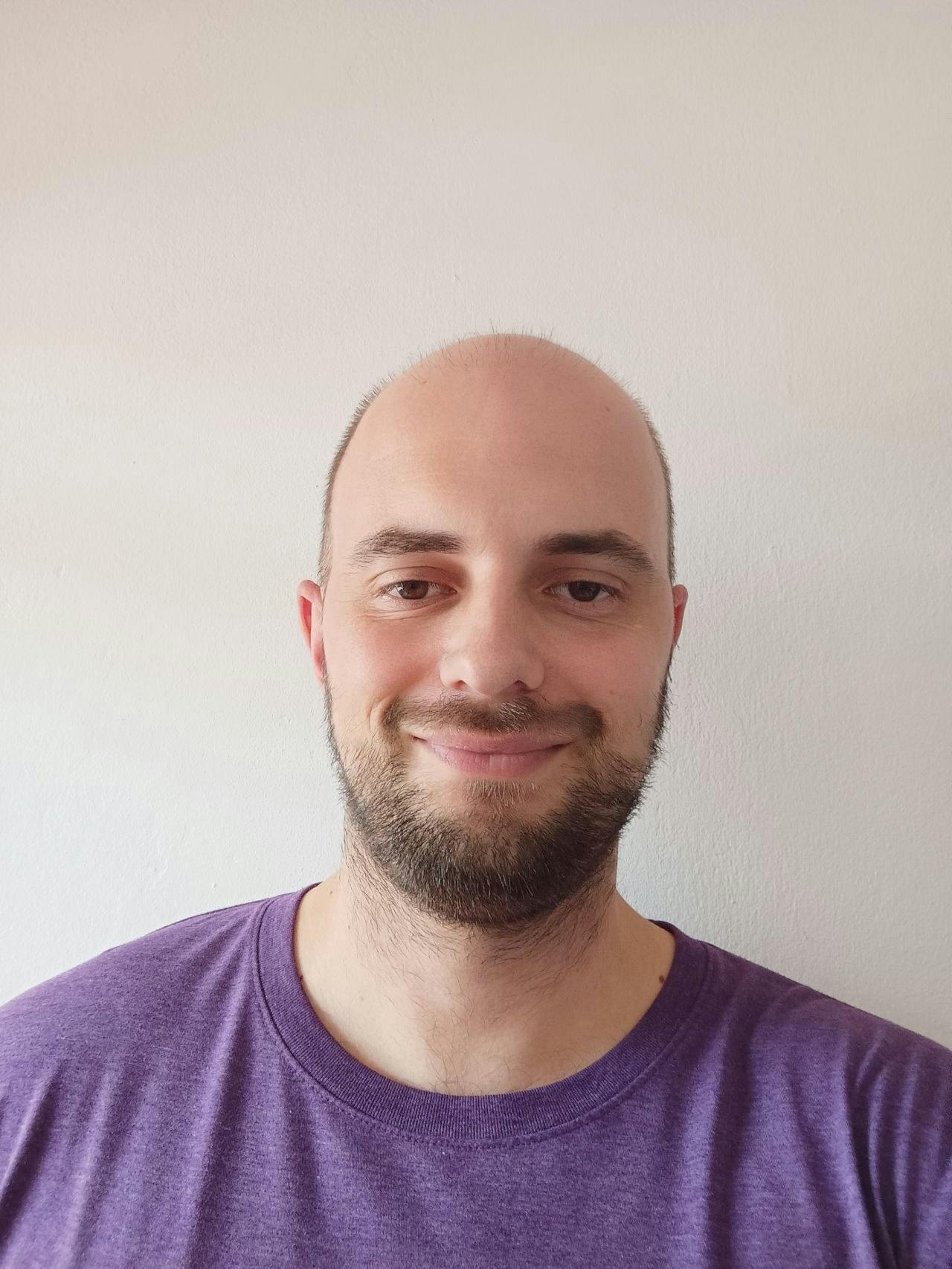 HeadshotGenerator.io 截图